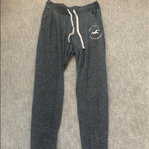 Loose fitting, adjustable waist, has pockets